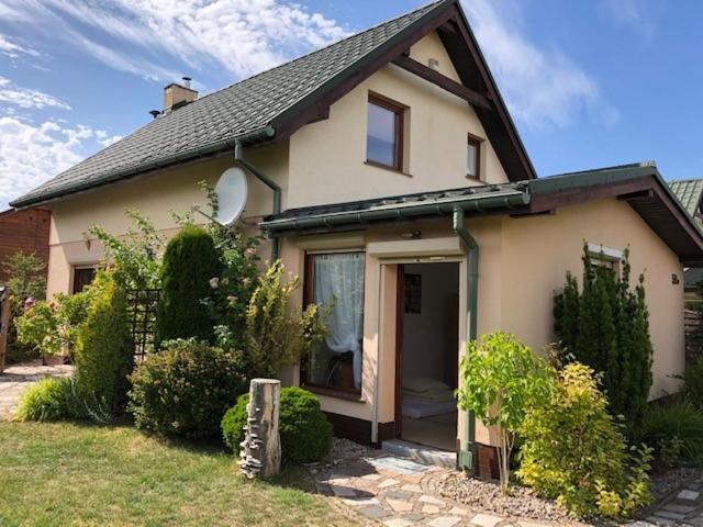 Villa Dom Caloroczny Sarbinowo Exterior foto